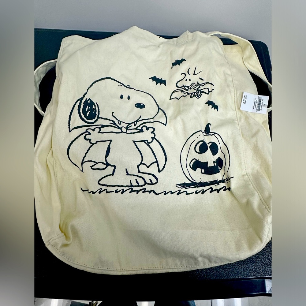 AE NWT Peanuts 2023 Halloween Tote Edition